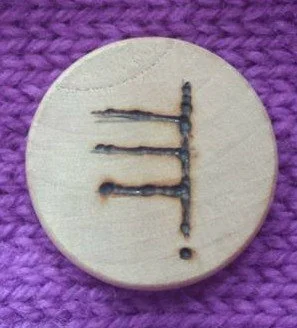 Tinne (Tin-nay), or Holly Ogham