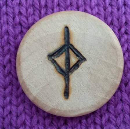 Oir (U-Eh) or Spindle Ogham